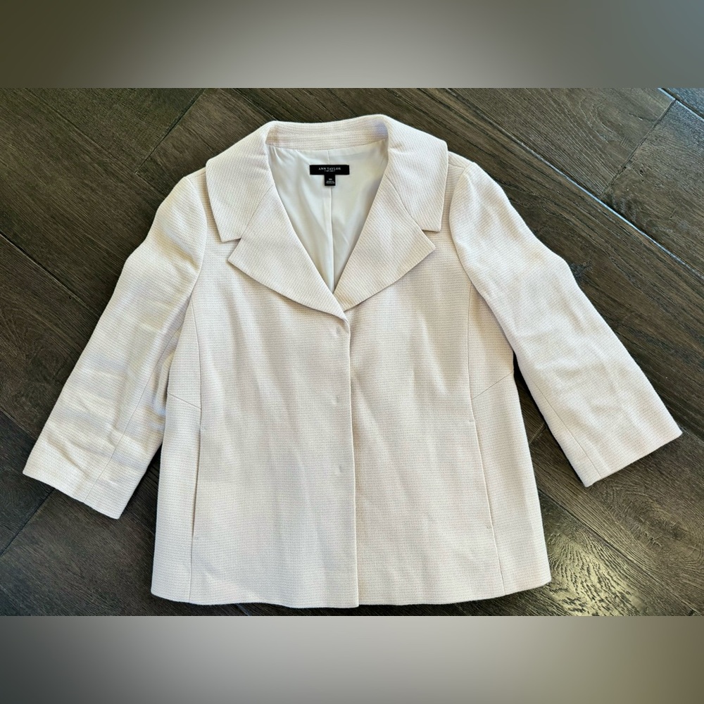 Ann Taylor Swing Blazer/Jacket in Ivory - size 10